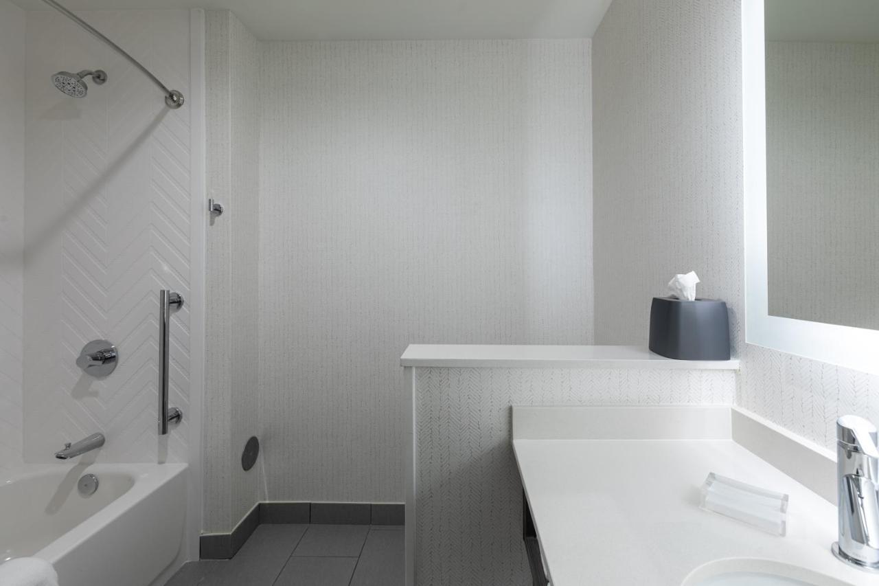 Holiday Inn Greenville - Woodruff Road By Ihg Экстерьер фото
